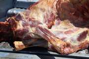 حدود 220 کیلوگرم گوشت قرمز غیر قابل مصرف، از زنجیره مصرف انسانی خارج شد