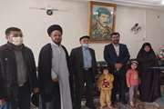 مدیرکل دامپزشکی استان با خانواده شهید بهزاد شاهرخ دیدار و گفتگو کرد