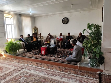 میزخدمت ارائه خدمات رایگان دامپزشکی و سرکشی از خانواده شهید علی بازی در روستای کلامویی با همکاری هلال احمر