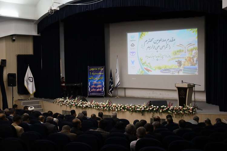 عزیزی رئیس دانشکده دامپزشکی دانشگاه شهرکرد: کارکنان دامپزشکی، پاسبان امنیت غذایی در کشور هستند