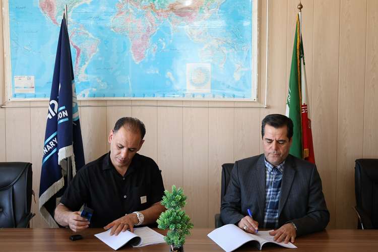 امضای قرارداد احداث نیروگاه خورشیدی 20 کیلو واتی در اداره کل دامپزشکی استان چهارمحال و بختیاری