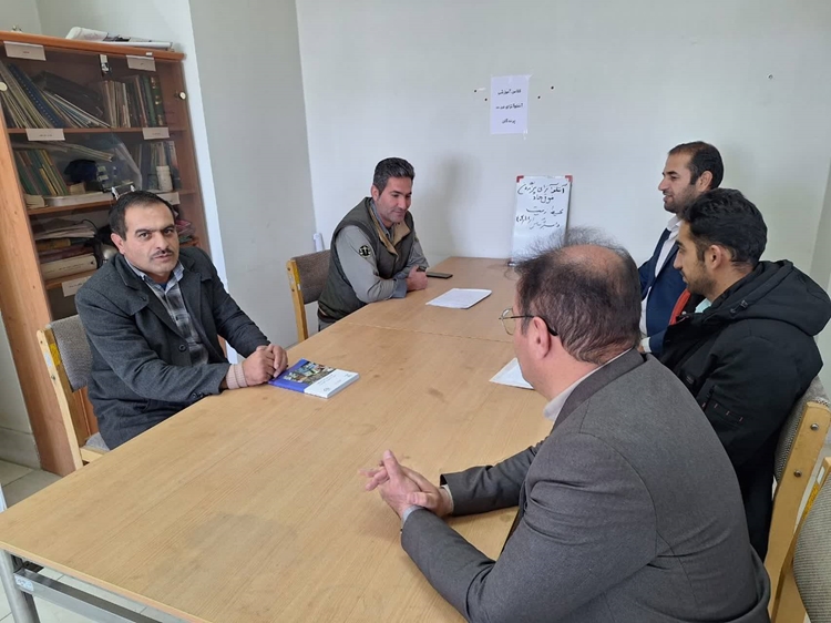 دوره آموزشی آنفلوانزای فوق حاد پرندگان برای کارکنان اداره محیط زیست شهرستان کوهرنگ برگزار شد.