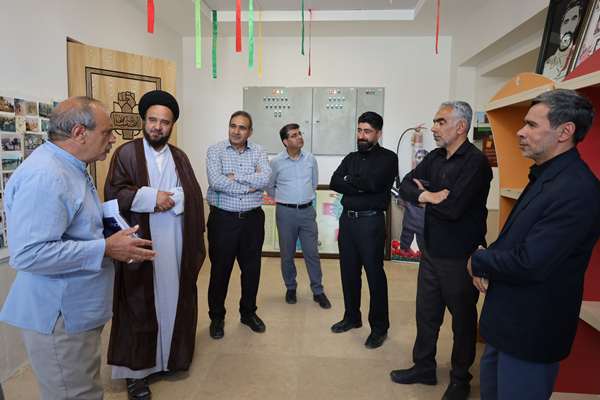 دفاع مقدس برای تمام نسلها در طول تاریخ سرمشق و الگو می باشد